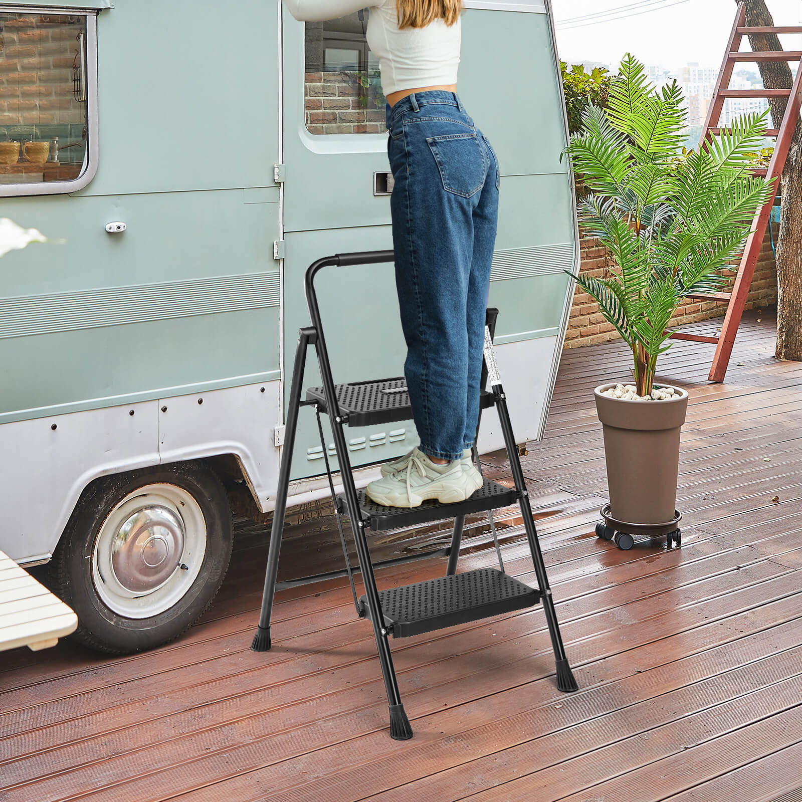 Heavy-Duty Anti-Slip Folding Step Ladder