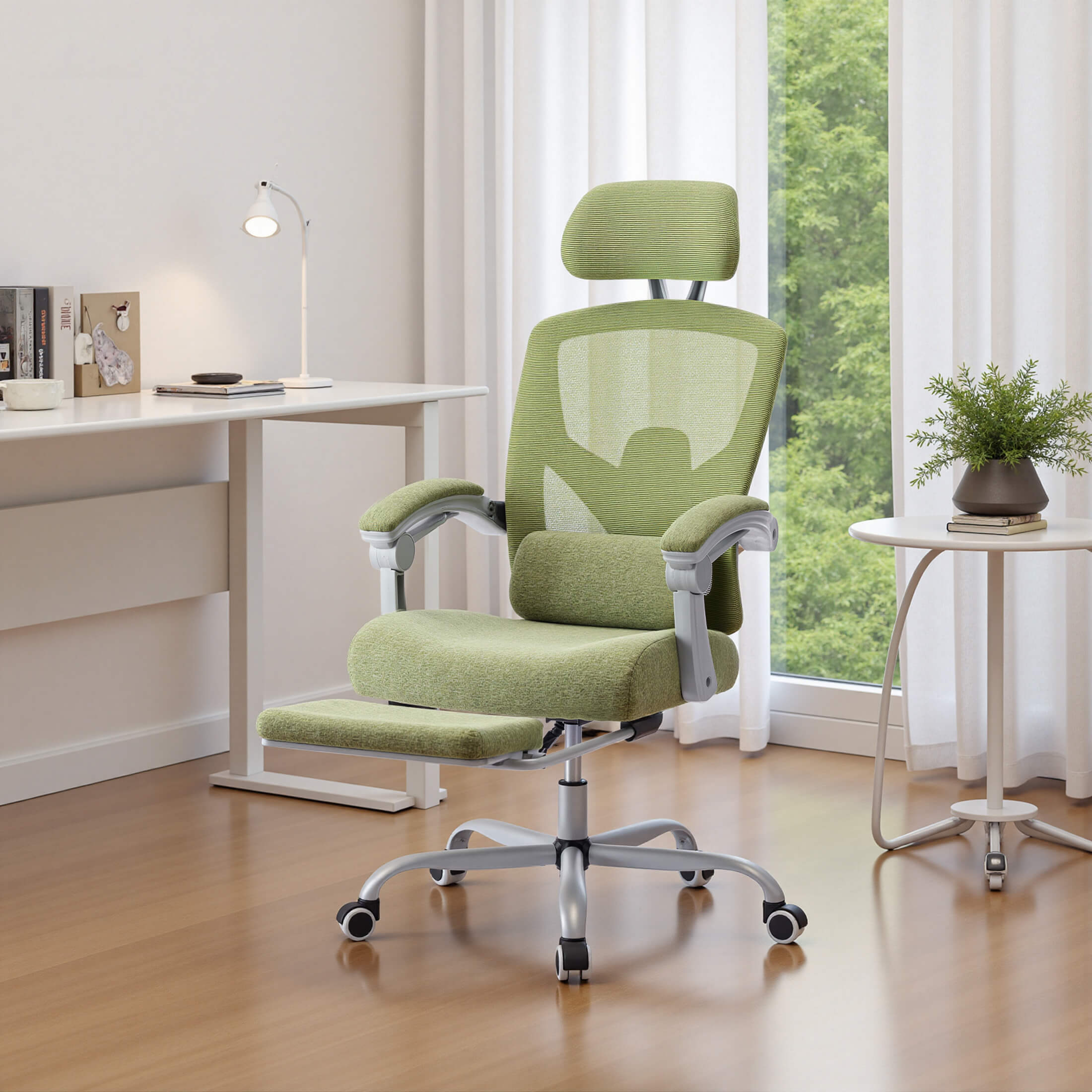 Retractable Footrest Swivel Office Chair