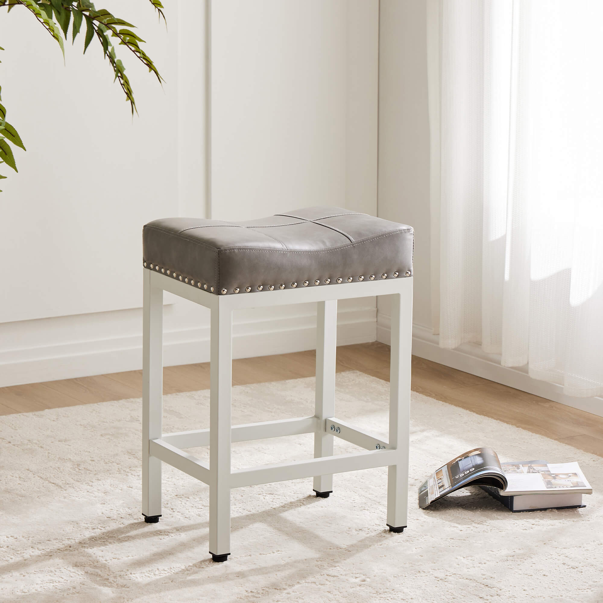 Saddle Cushion Bar Stool