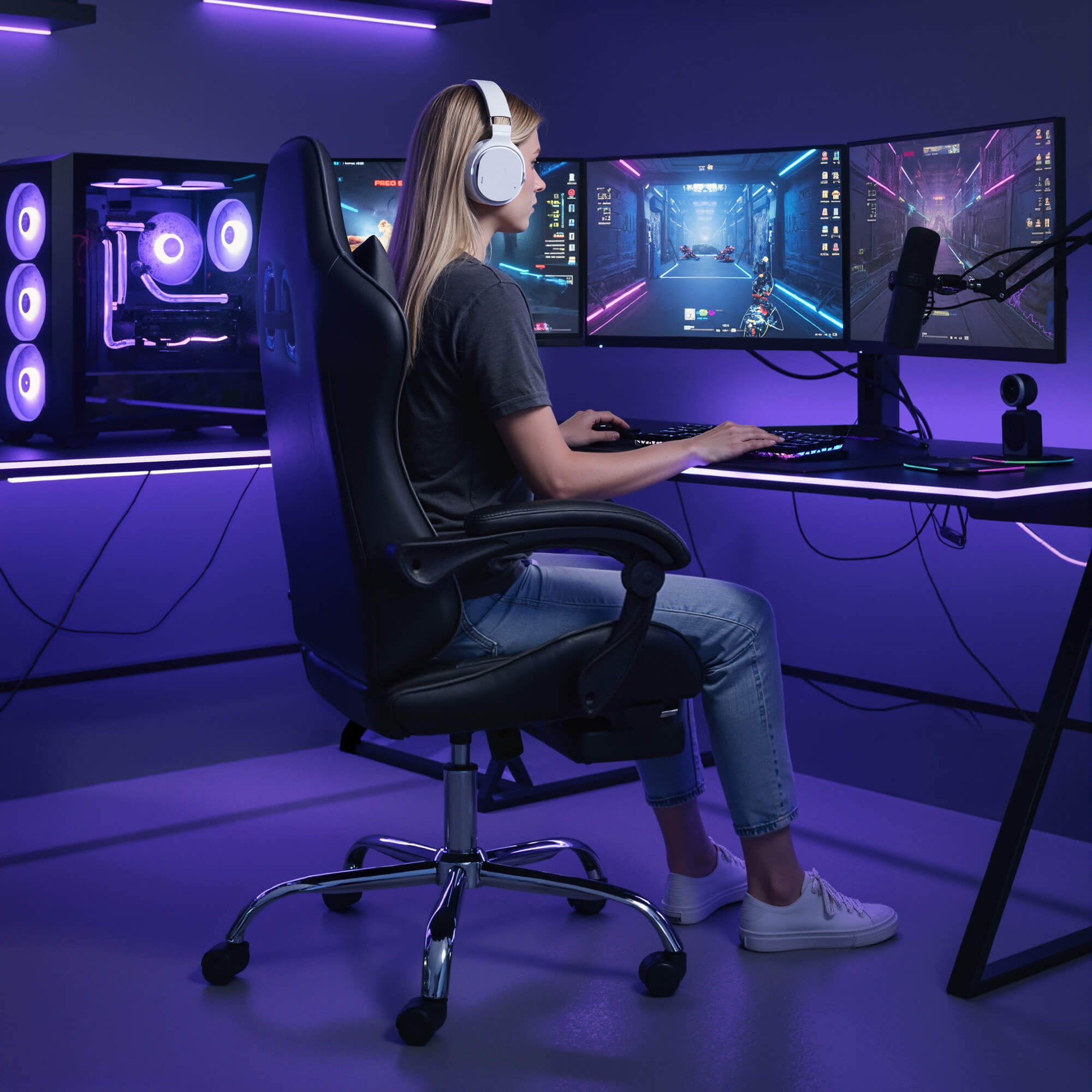 Gaming Chair with Footrest and Lumbar Support