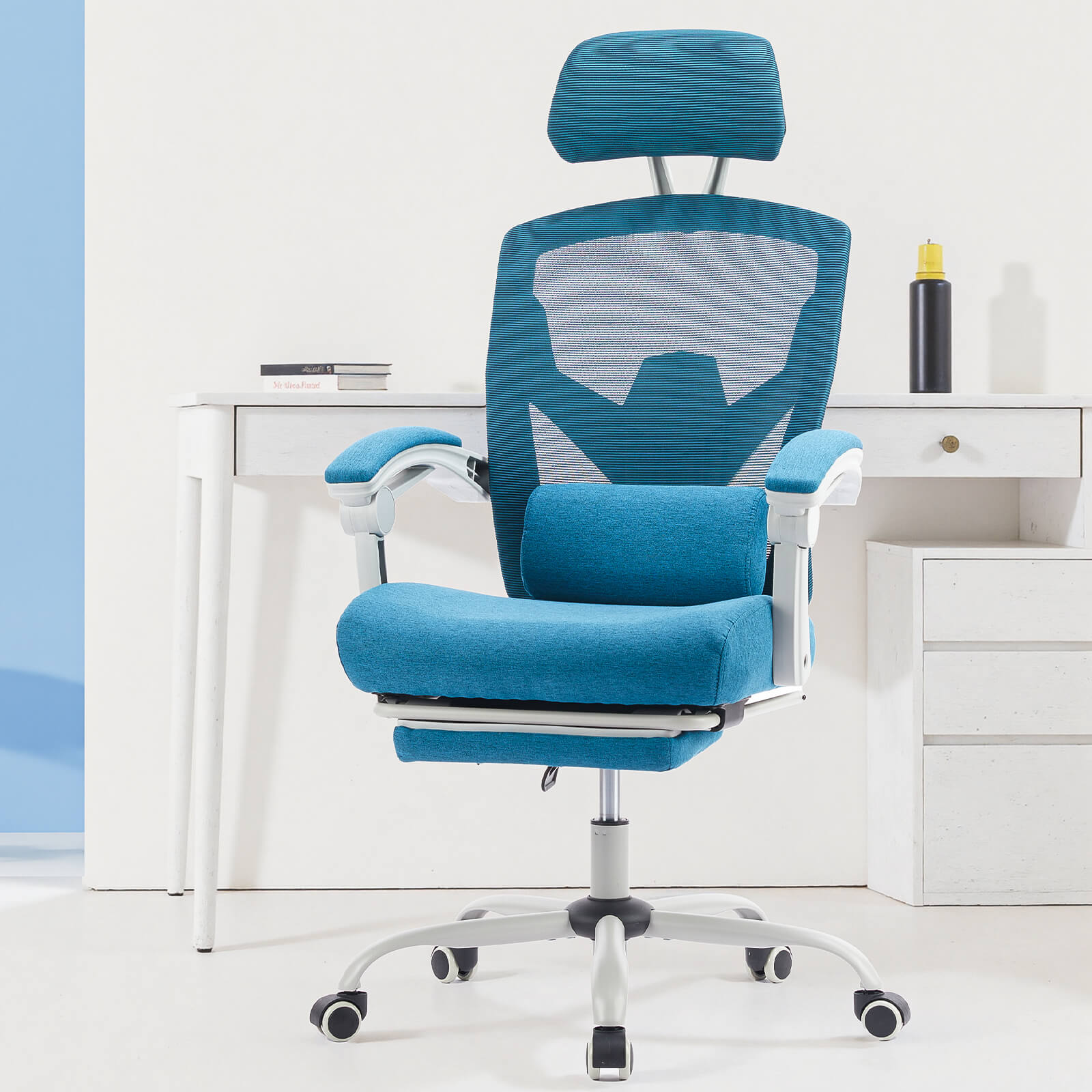 Retractable Footrest Swivel Office Chair